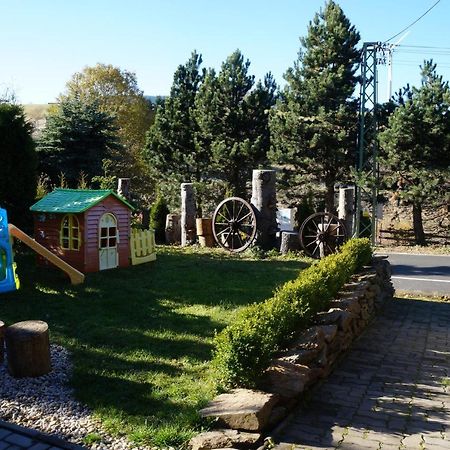 Chalupa Nela Apartmany Haj U Loucne Pod Klinovcem Loučná pod Klínovcem Dış mekan fotoğraf